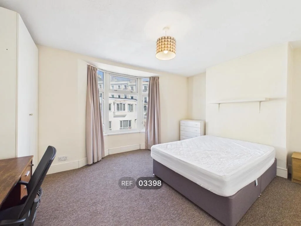 5 bedroom terraced house for rent