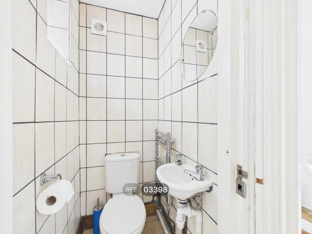 5 bedroom terraced house for rent