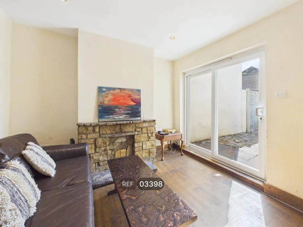 5 bedroom terraced house for rent