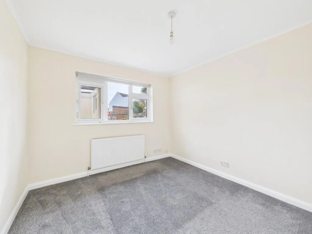 2 bedroom detached bungalow for rent