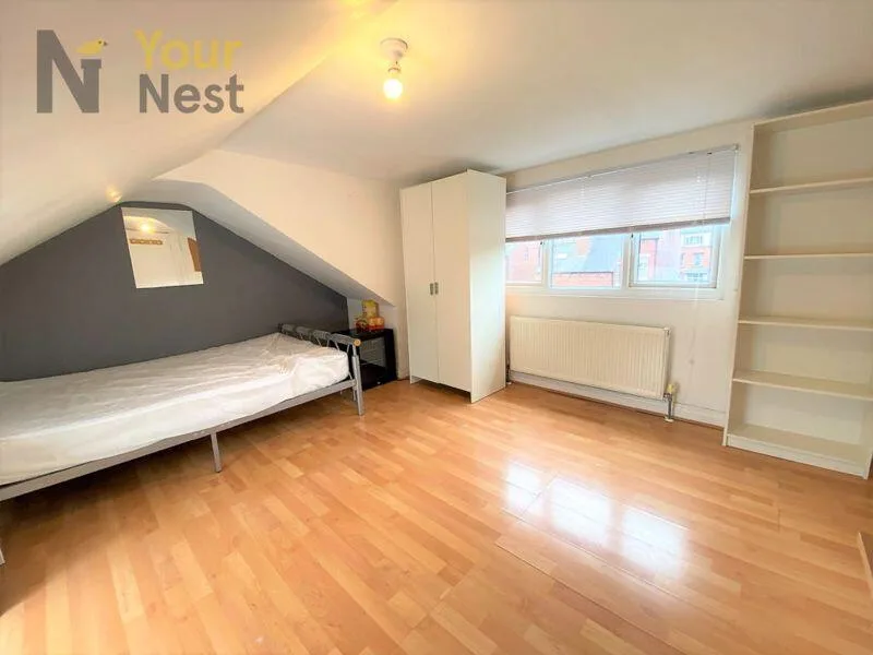 4 bedroom semi-detached house for rent