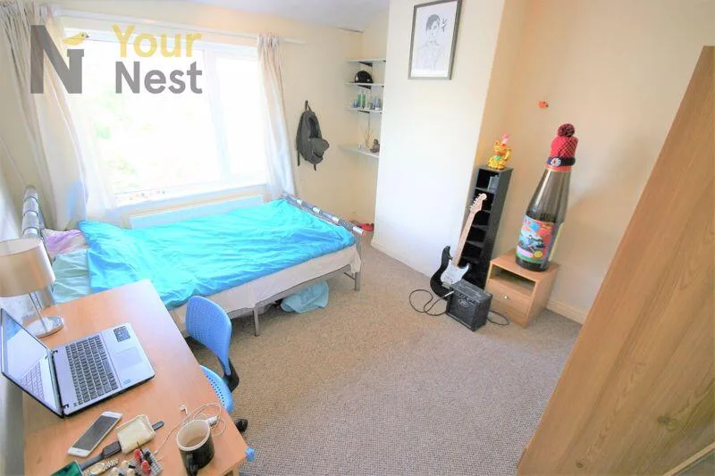 4 bedroom semi-detached house for rent