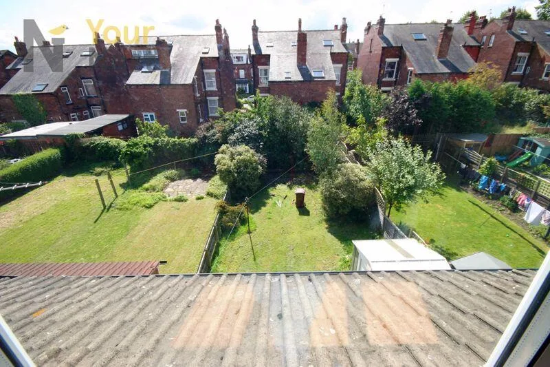 4 bedroom semi-detached house for rent