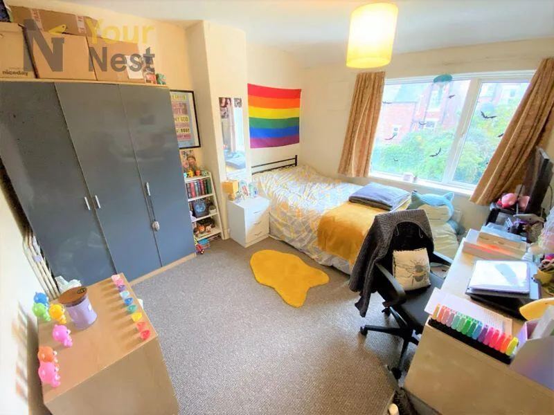 4 bedroom semi-detached house for rent