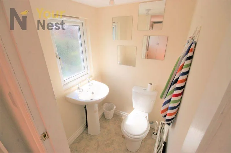 4 bedroom semi-detached house for rent
