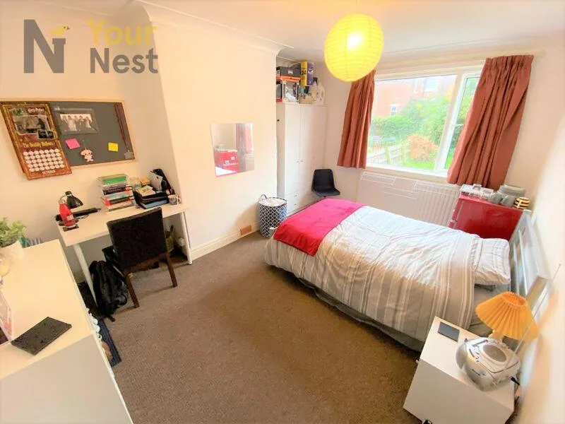4 bedroom semi-detached house for rent