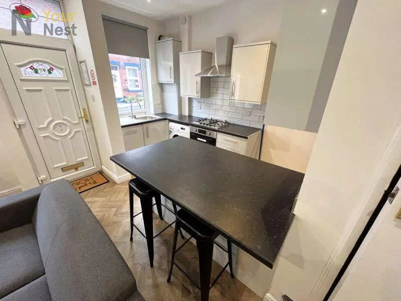 4 bedroom detached house for rent