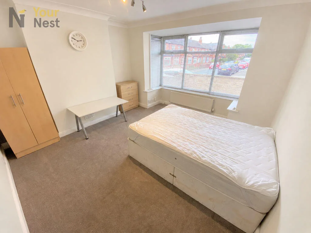 4 bedroom semi-detached house for rent