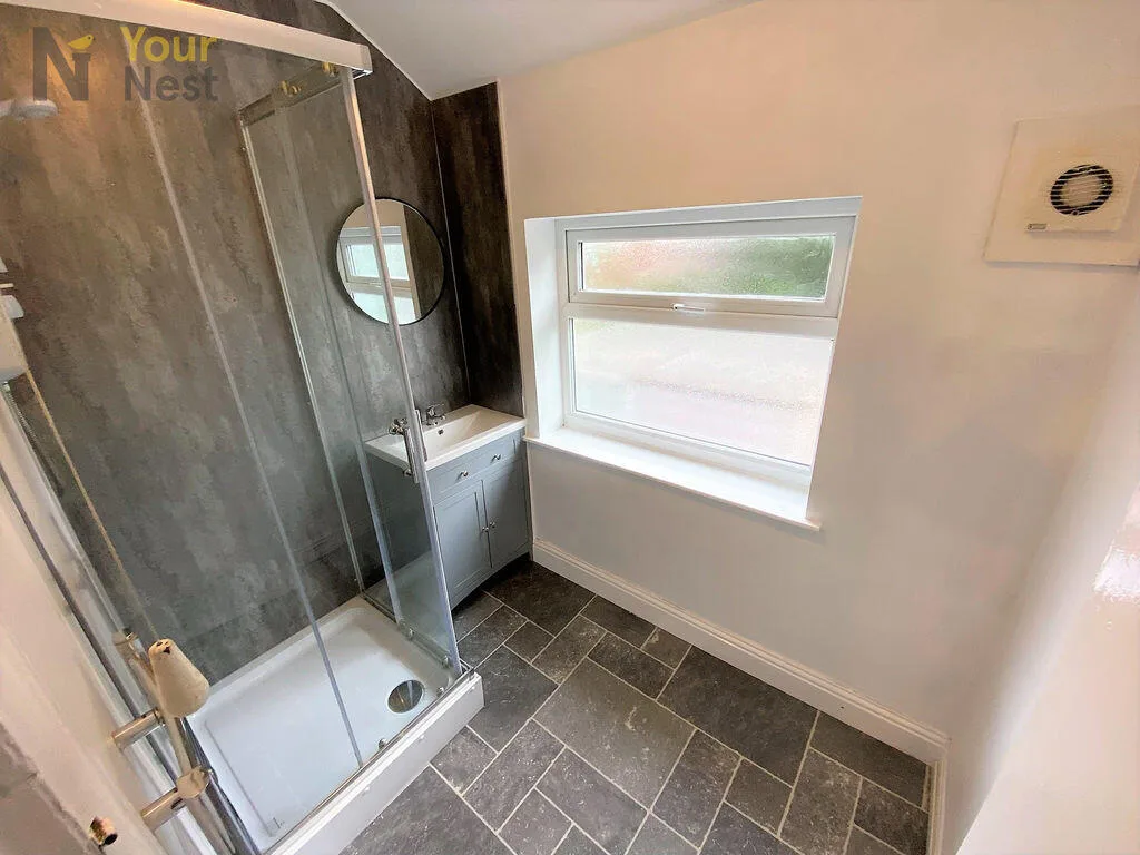 4 bedroom semi-detached house for rent