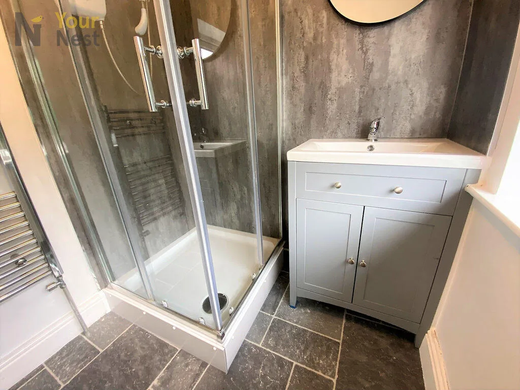 4 bedroom semi-detached house for rent