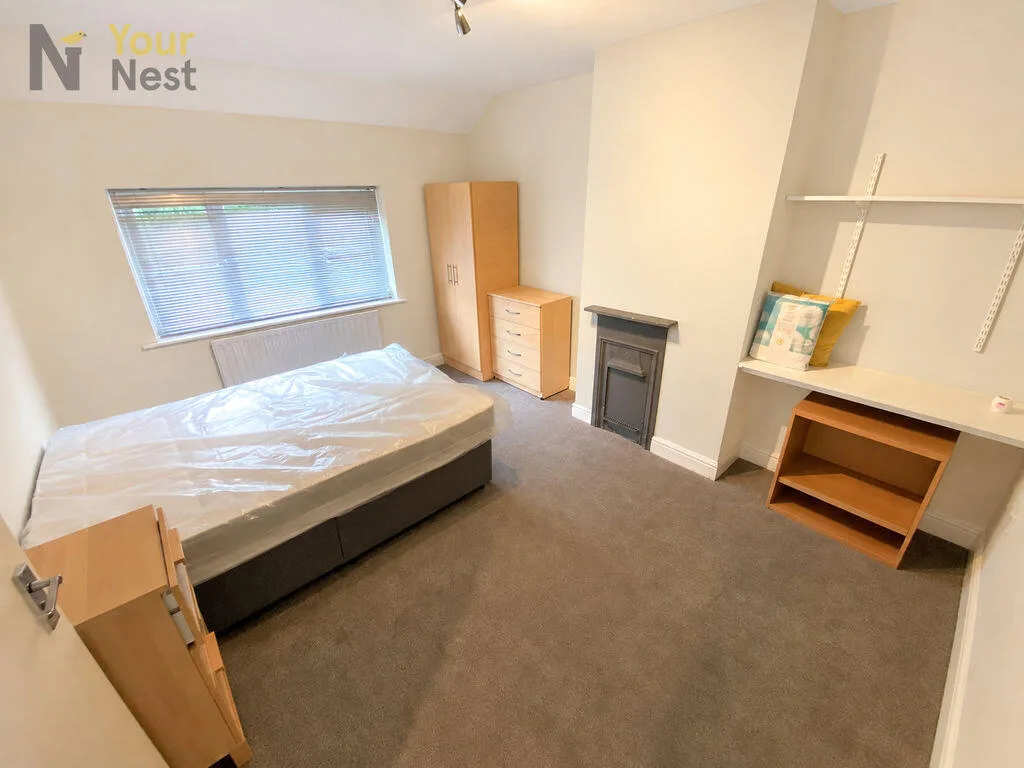 4 bedroom semi-detached house for rent