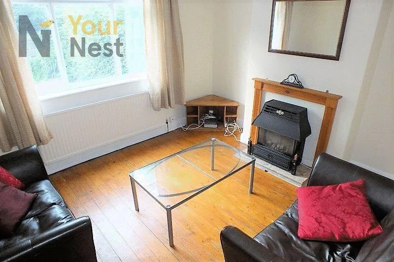3 bedroom semi-detached house for rent