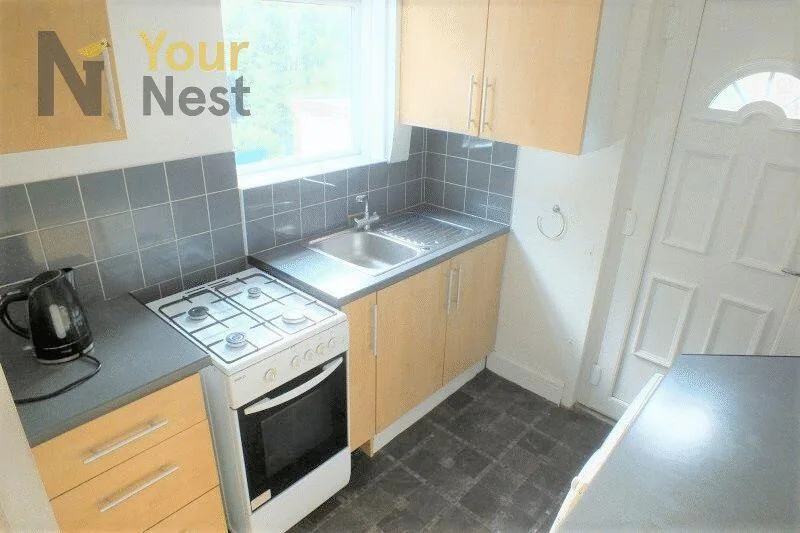 3 bedroom semi-detached house for rent