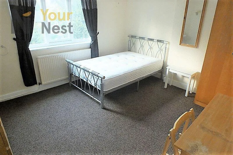 3 bedroom semi-detached house for rent