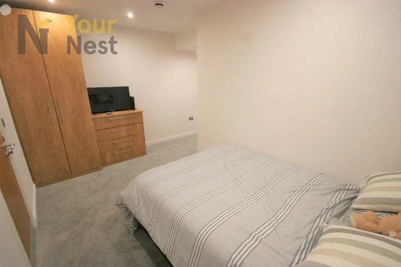 4 bedroom flat for rent