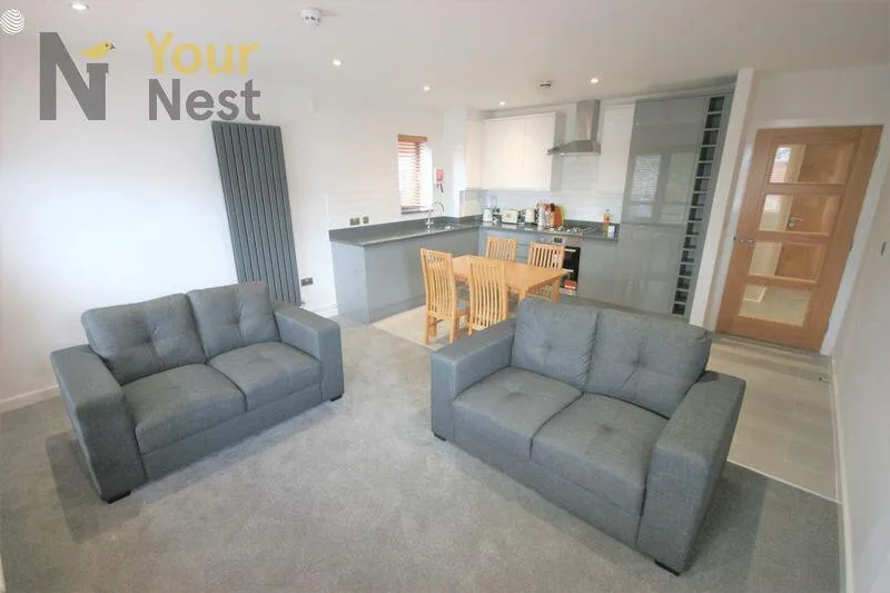 4 bedroom flat for rent