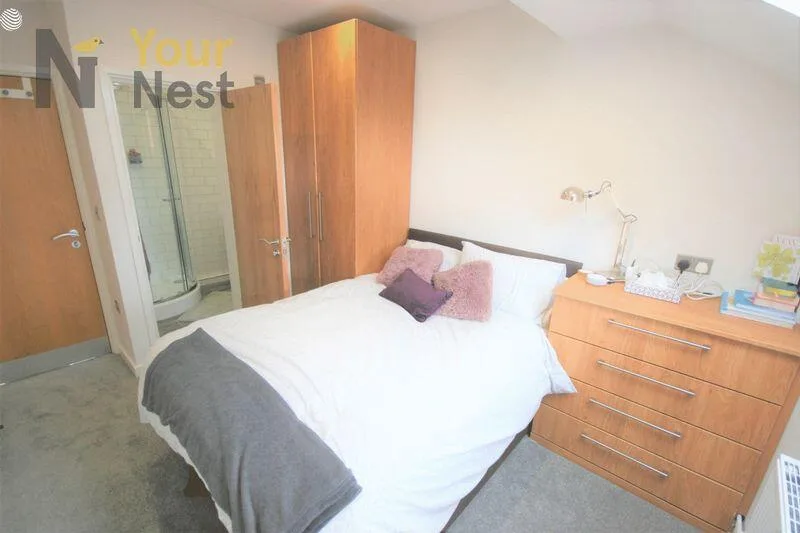 4 bedroom flat for rent