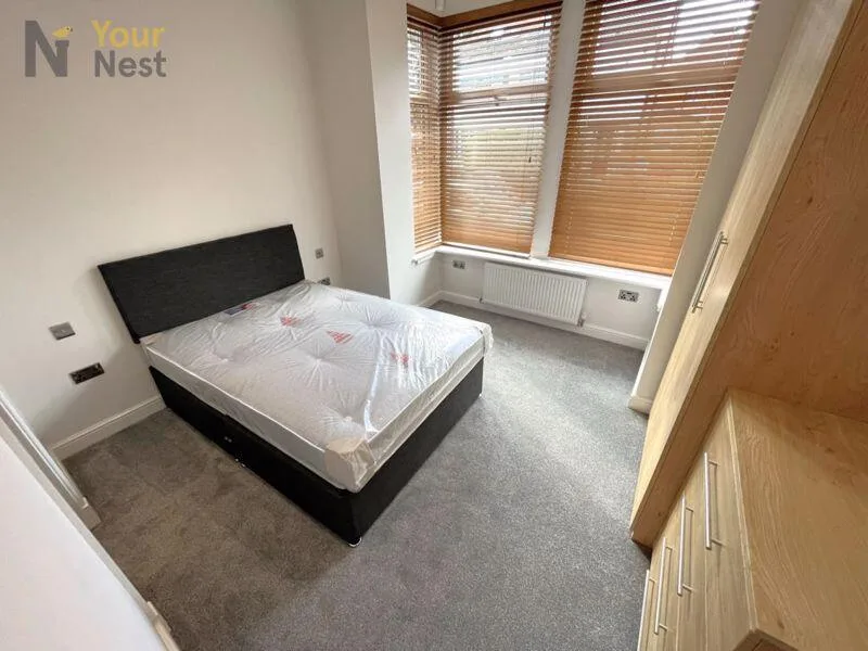 5 bedroom terraced house for rent