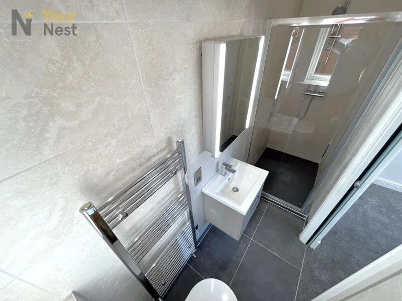 5 bedroom terraced house for rent