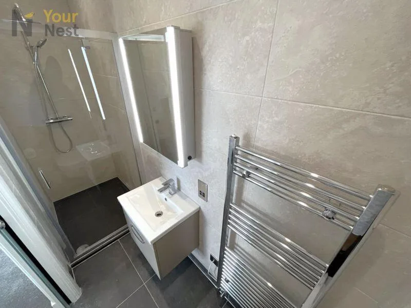 5 bedroom terraced house for rent
