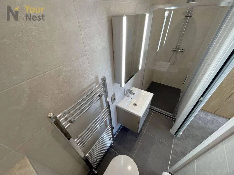 5 bedroom terraced house for rent