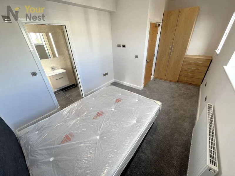5 bedroom terraced house for rent