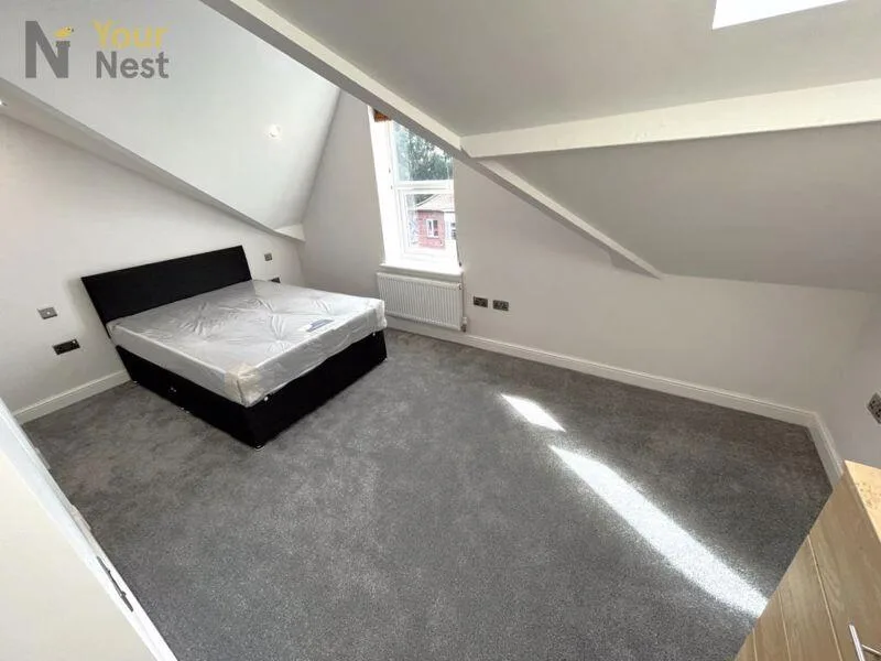 5 bedroom terraced house for rent