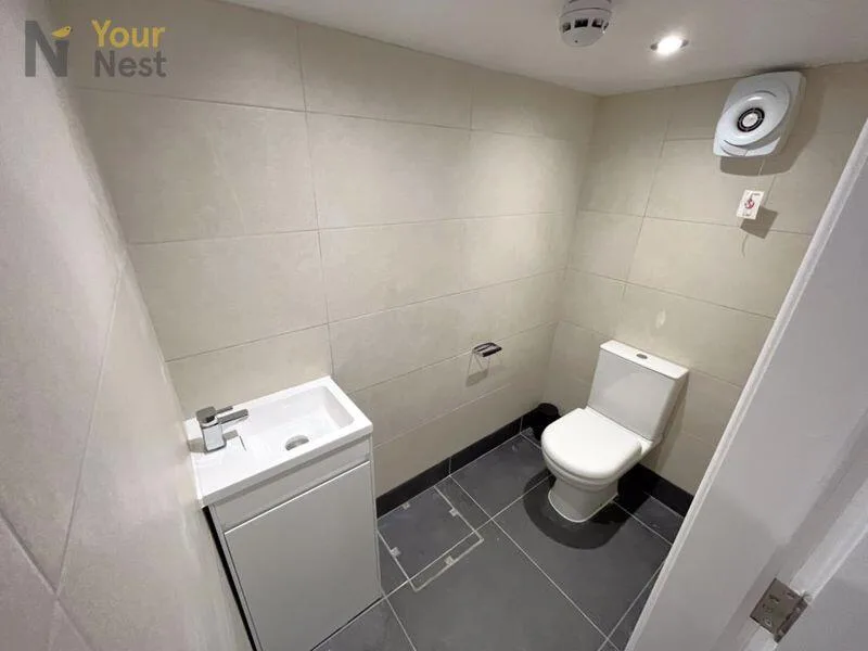 5 bedroom terraced house for rent