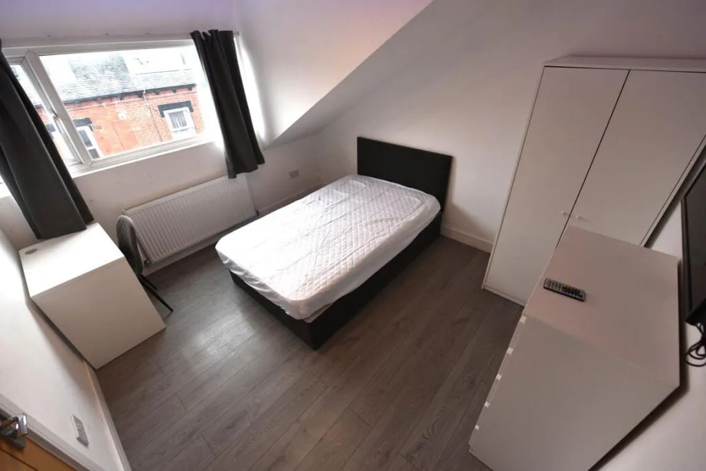 2 bedroom house for rent