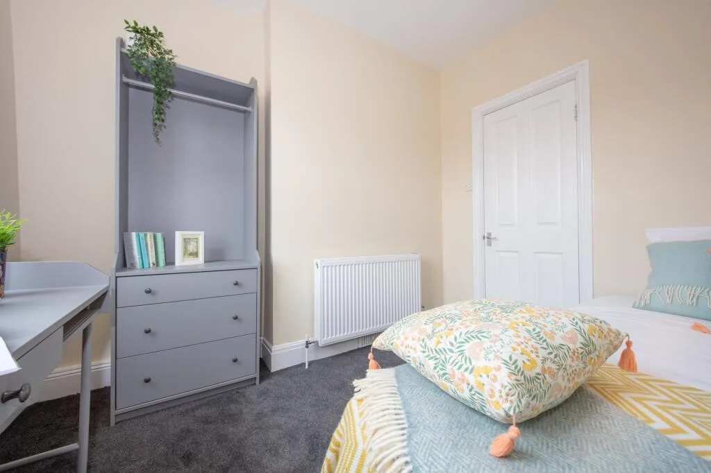 6 bedroom terraced house for rent