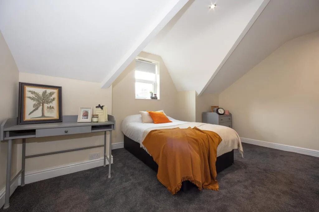 6 bedroom terraced house for rent