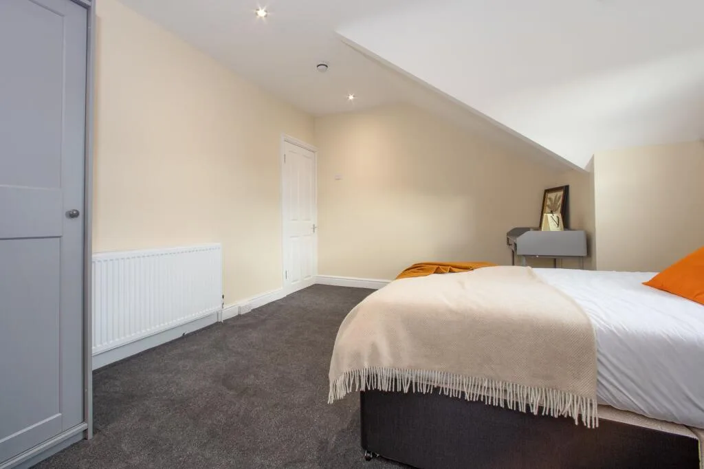 6 bedroom terraced house for rent