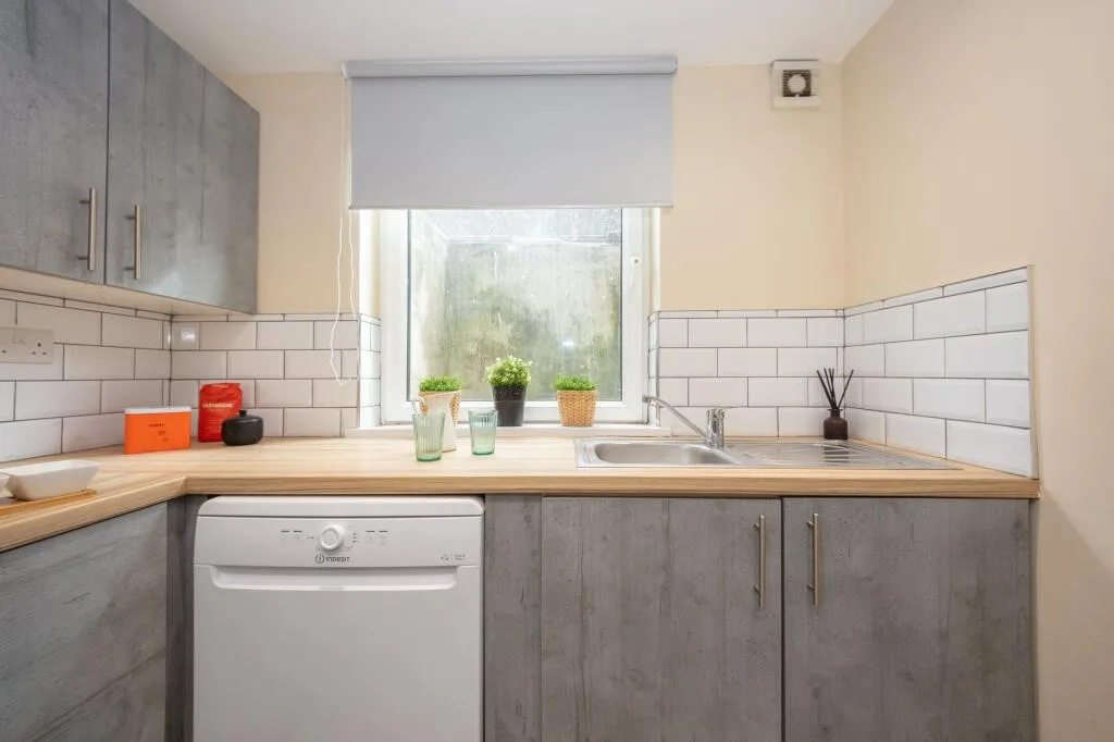 6 bedroom terraced house for rent