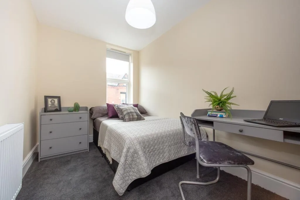 6 bedroom terraced house for rent