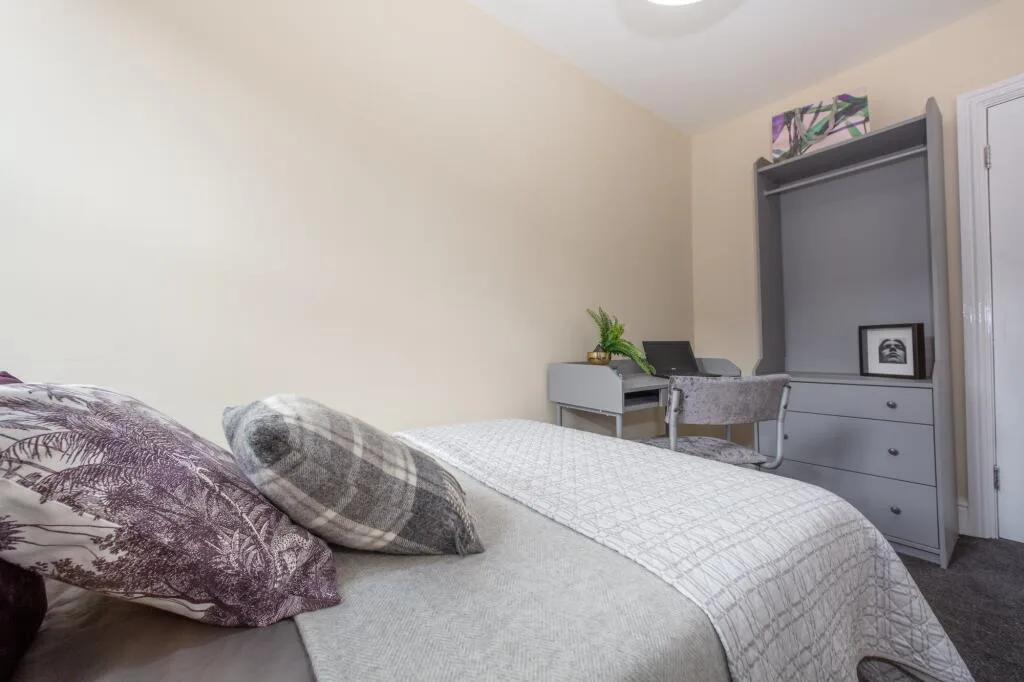 6 bedroom terraced house for rent
