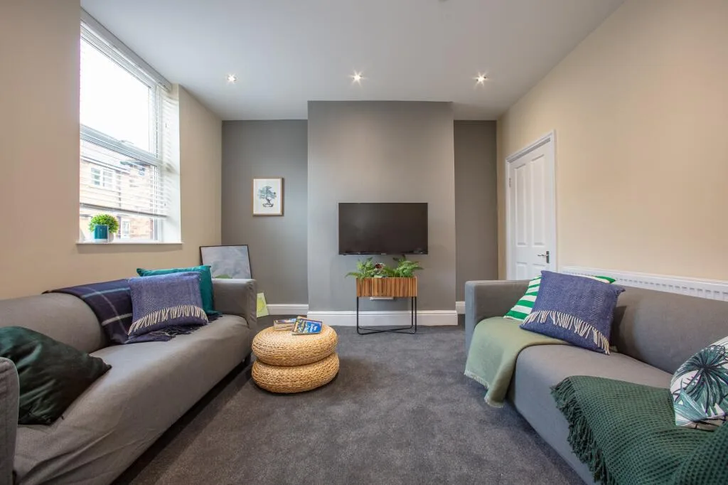 6 bedroom terraced house for rent