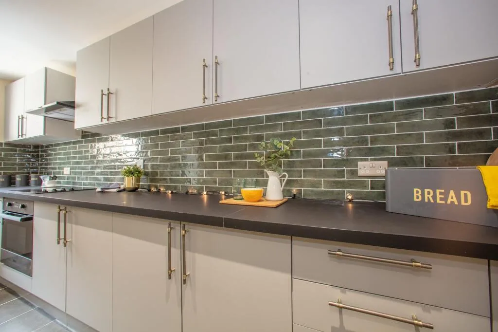 6 bedroom terraced house for rent