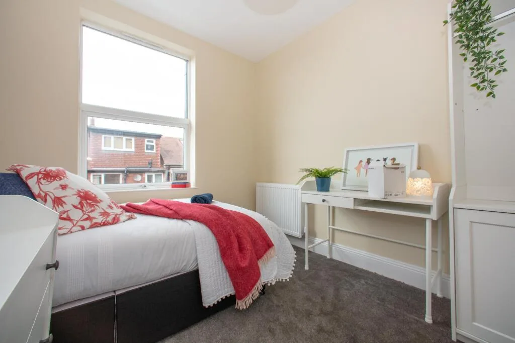 6 bedroom terraced house for rent