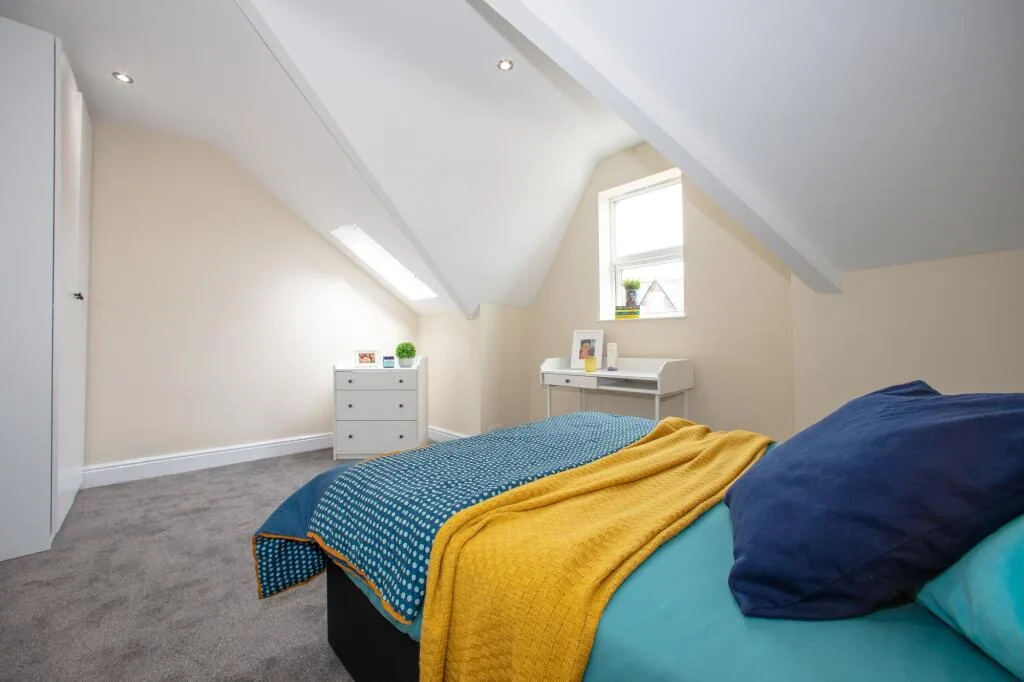 6 bedroom terraced house for rent