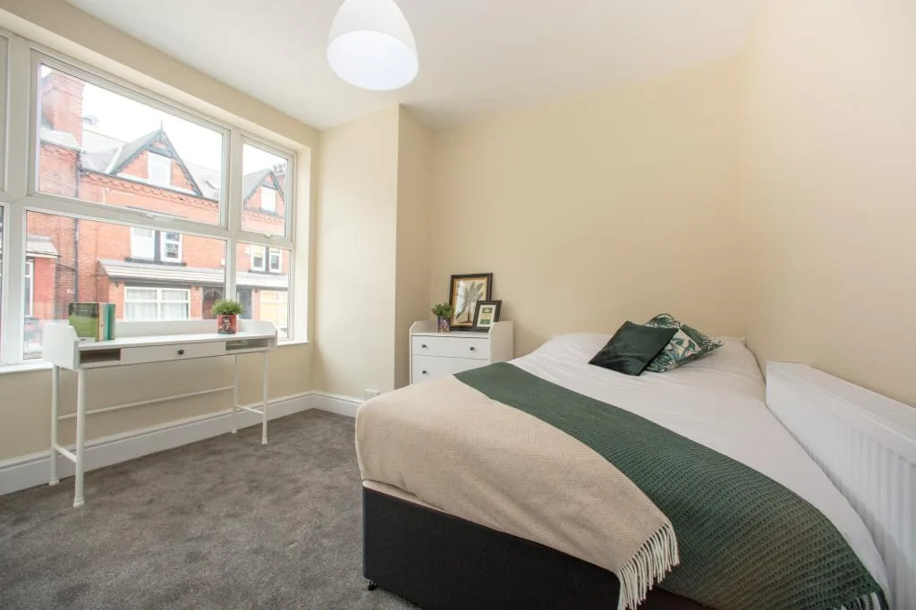 6 bedroom terraced house for rent