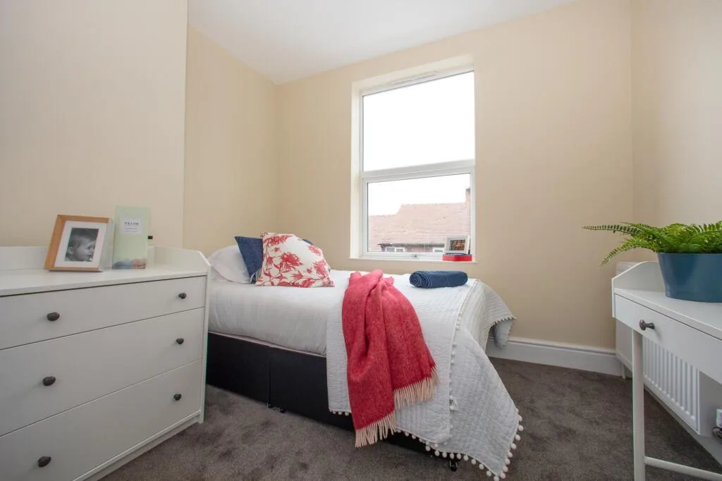 6 bedroom terraced house for rent