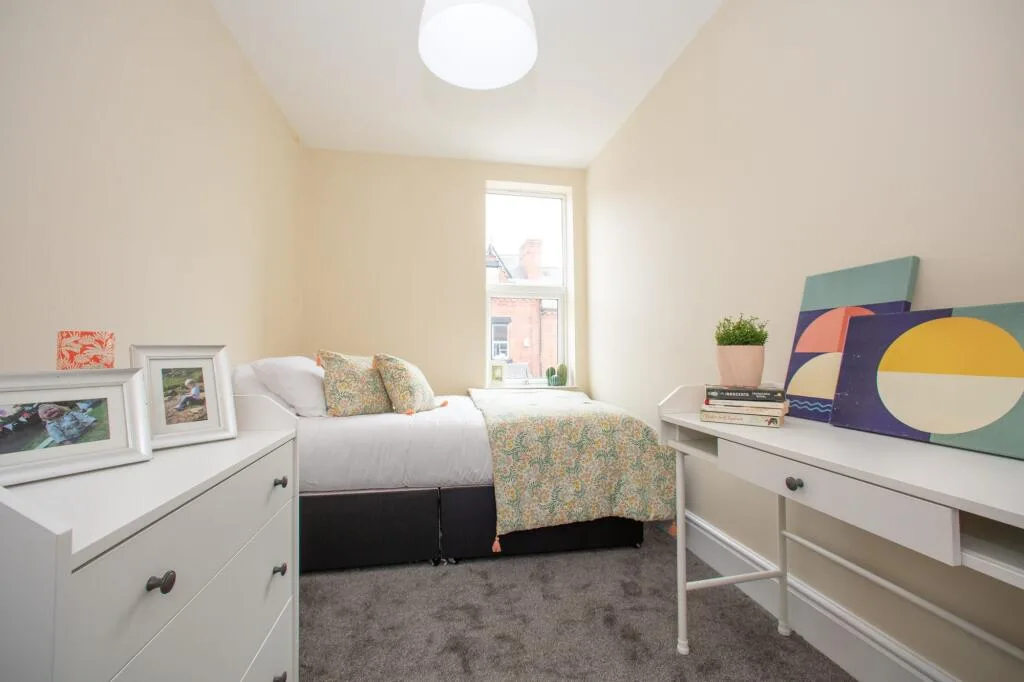 6 bedroom terraced house for rent