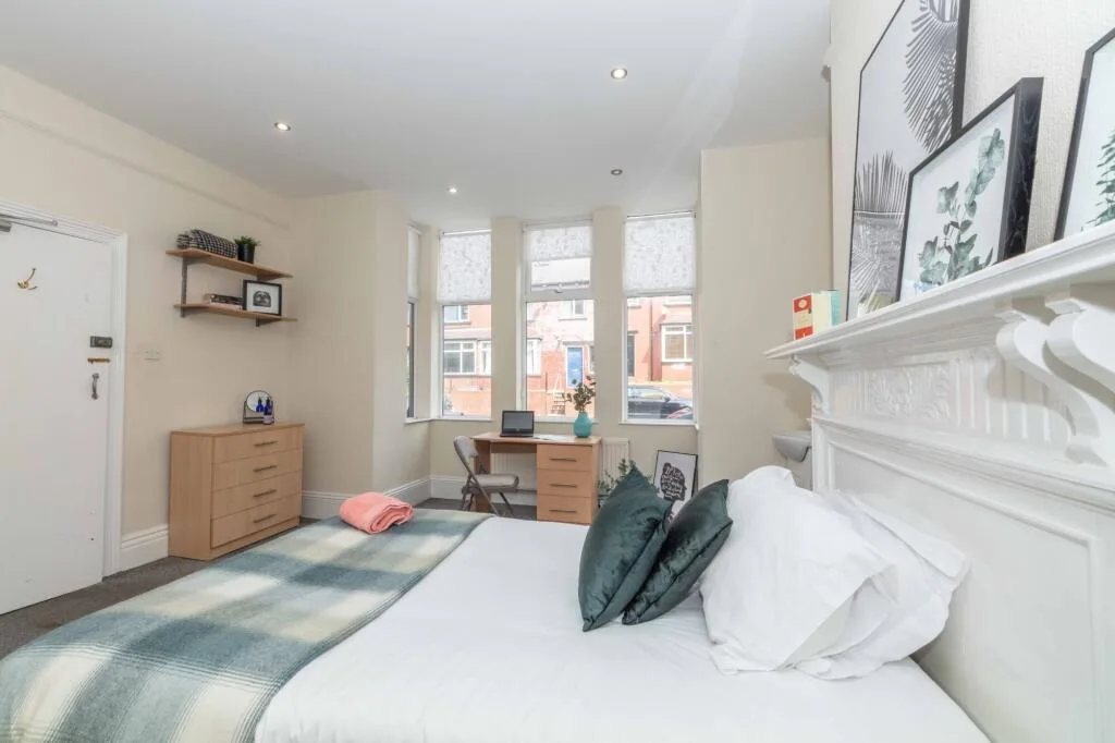 8 bedroom terraced house for rent