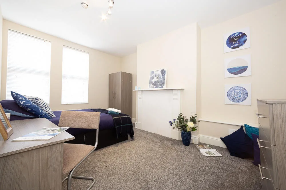 8 bedroom terraced house for rent