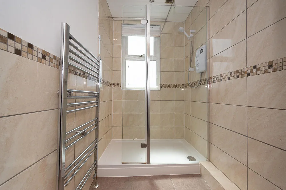 8 bedroom terraced house for rent