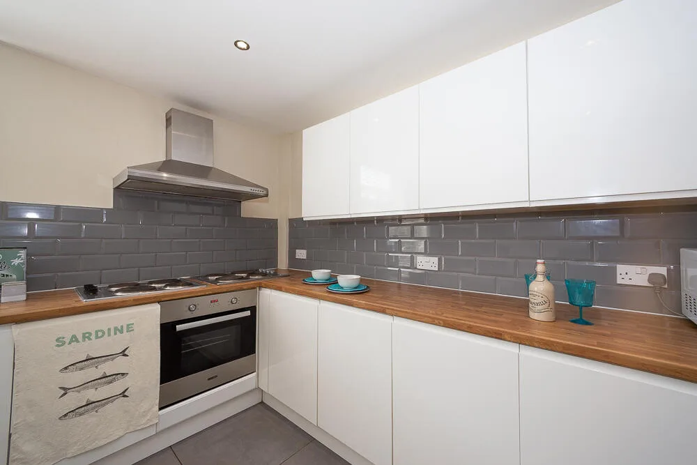 8 bedroom terraced house for rent