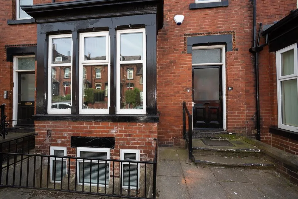 8 bedroom terraced house for rent