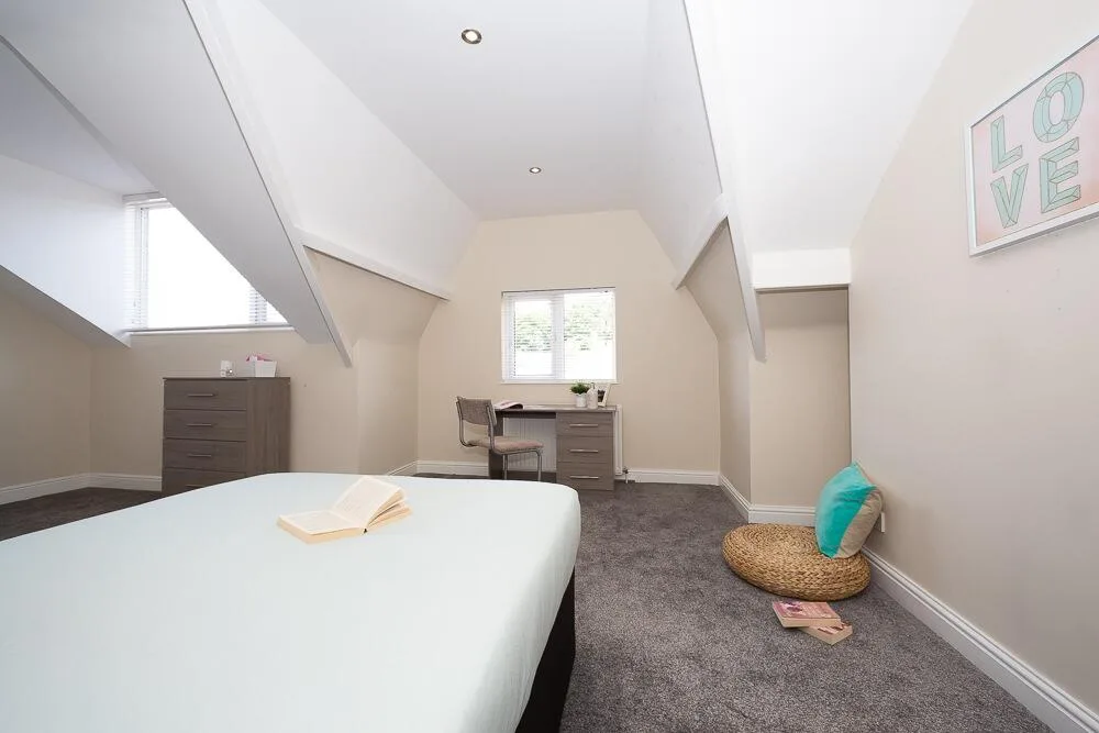 8 bedroom terraced house for rent