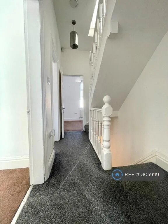 3 bedroom end of terrace house for rent