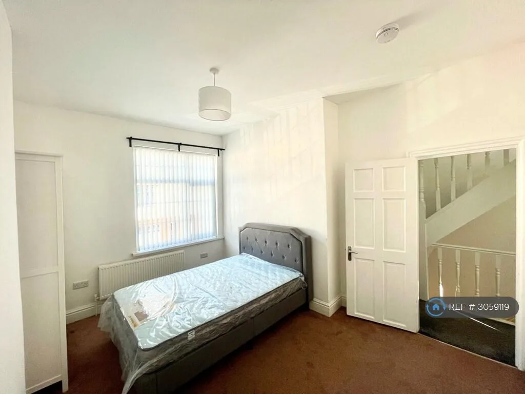 3 bedroom end of terrace house for rent